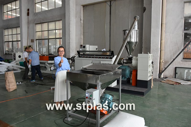 corrugated pipe making machine .jpg